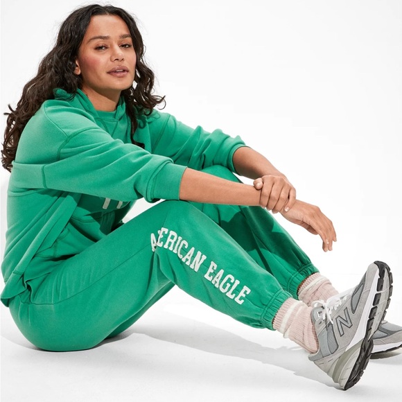 American Eagle Green Sweatpants - Picture 5 of 5